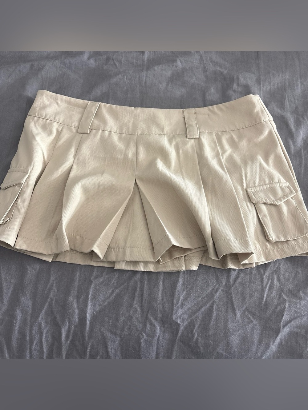 SHEIN Cream Pleated Cargo Mini Skort